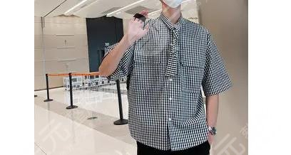 格子衫当领结